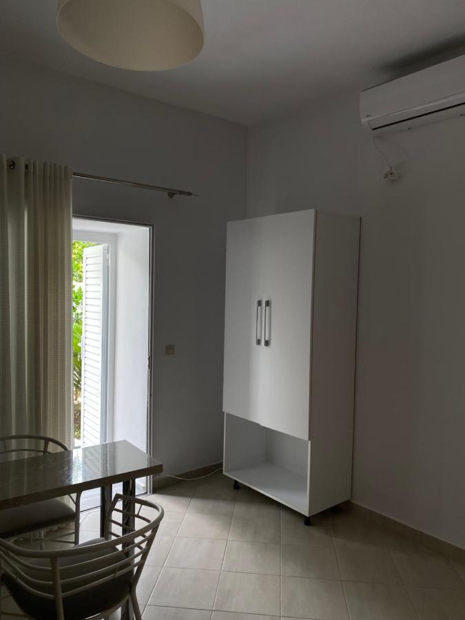 Lr Sarandë